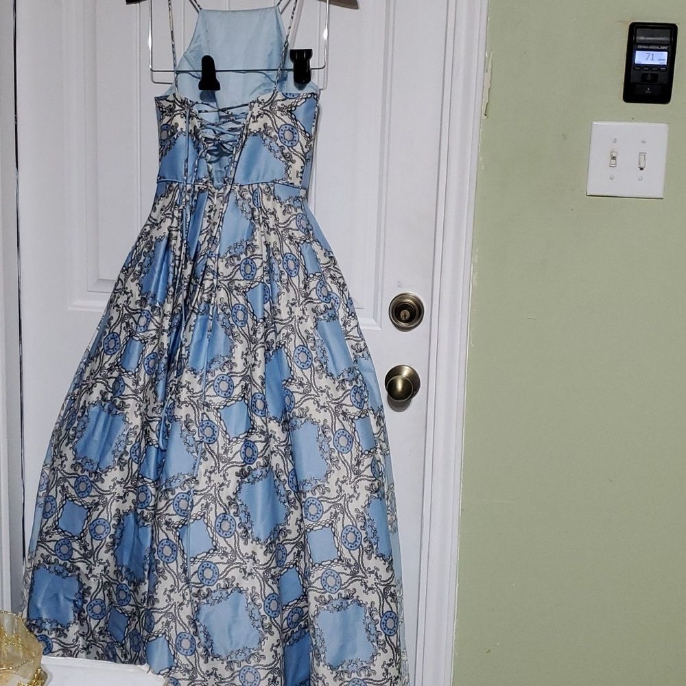 Brooklyn & Bailey Prom Dress Size 0P - Picture 5 of 6